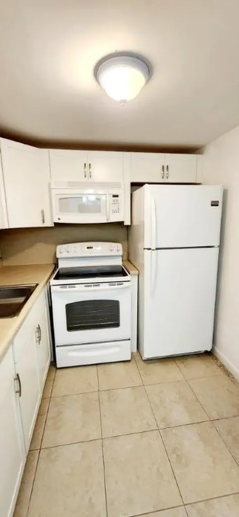6 Coventry A West Palm Beach FL 33417