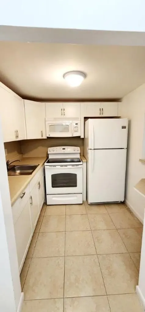 6 Coventry A West Palm Beach FL 33417