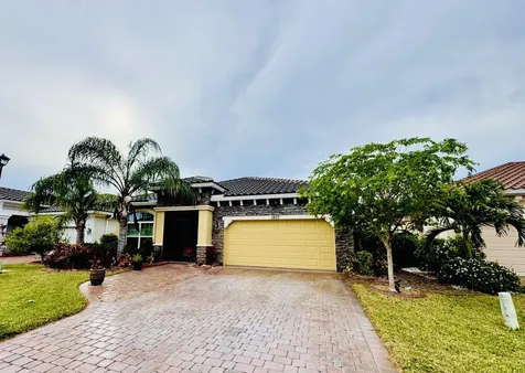 1807 Berkshire Circle SW Vero Beach FL 32968