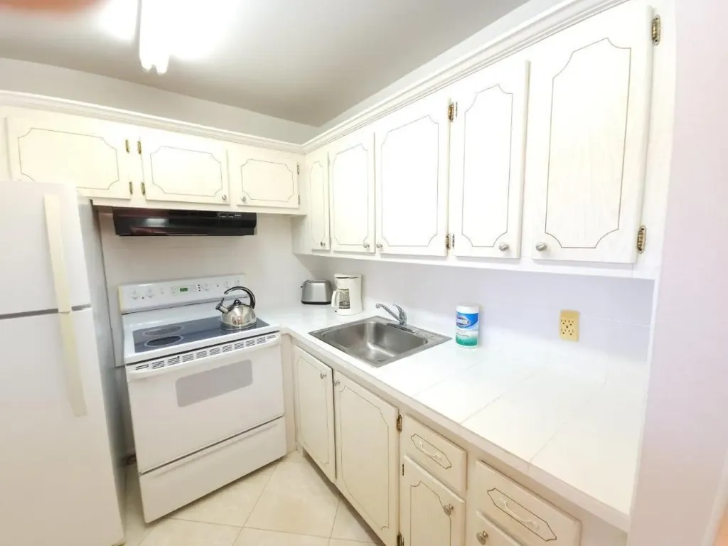 66 Cambridge C West Palm Beach FL 33417