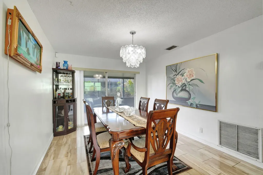702 SW 23rd Terrace Boynton Beach FL 33435