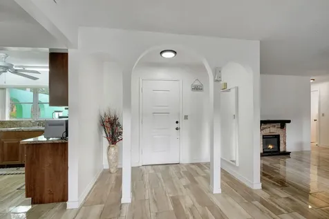 702 SW 23rd Terrace Boynton Beach FL 33435