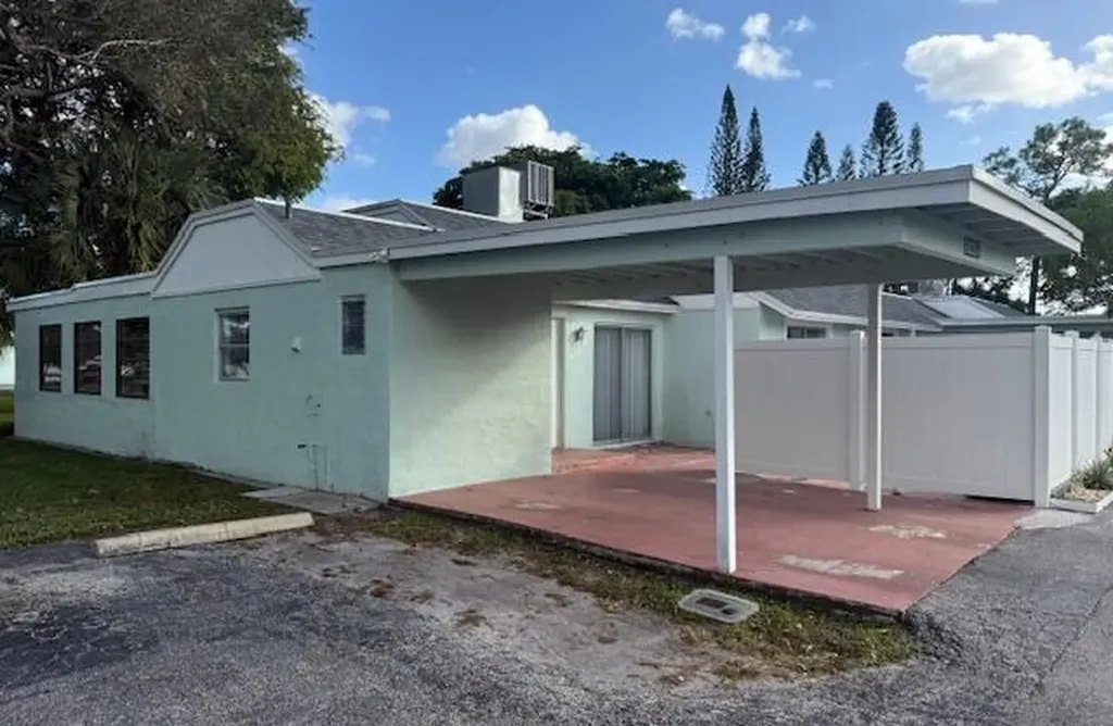 9302 SW 5th Street Boca Raton FL 33428