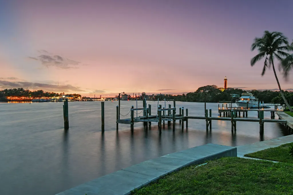 88 Lighthouse Drive Jupiter Inlet Colony FL 33469