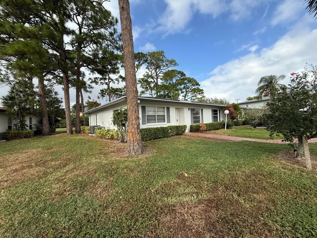 5139 Poppy Place Delray Beach FL 33484