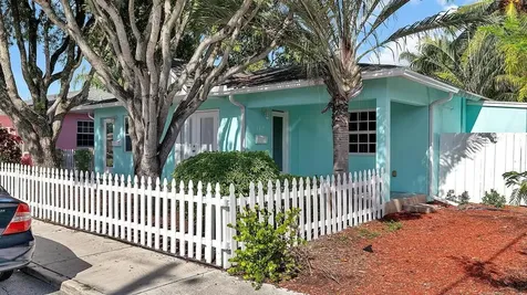 712 8th Avenue N Lake Worth Beach FL 33460