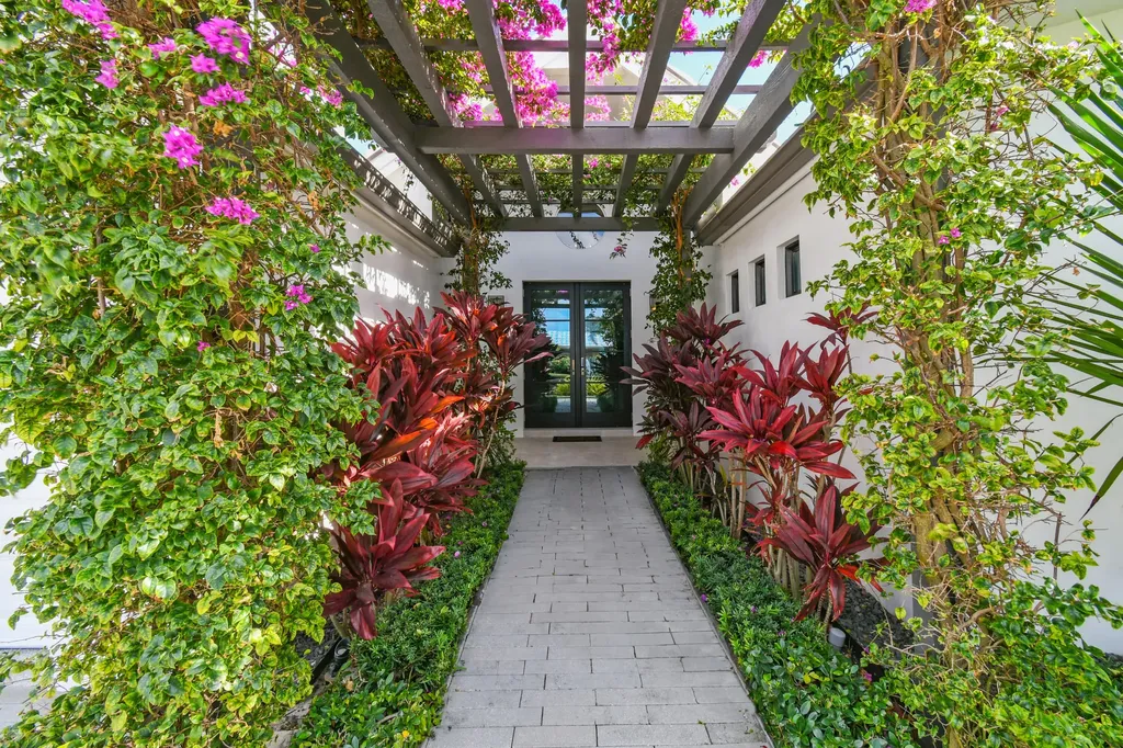 170 Beacon Lane Jupiter Inlet Colony FL 33469