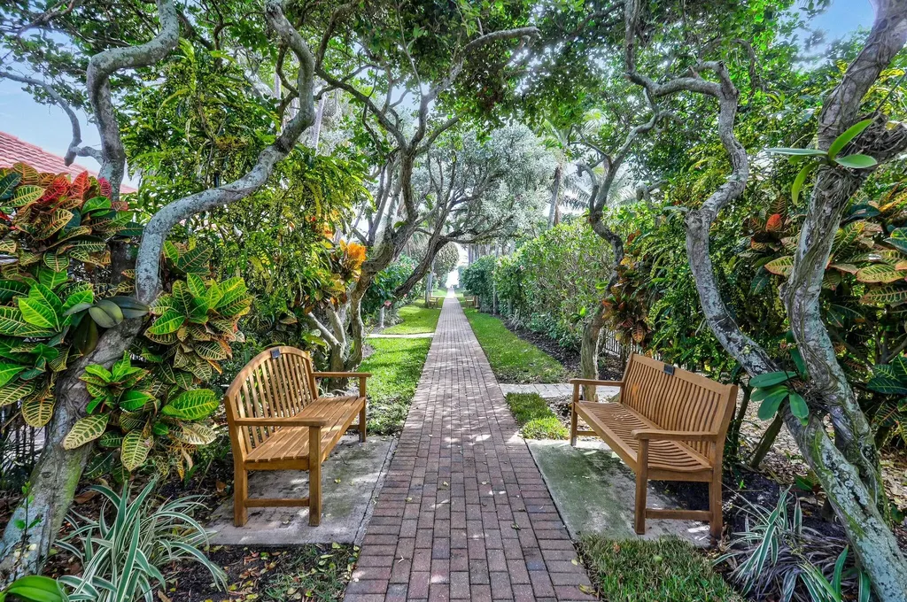 170 Beacon Lane Jupiter Inlet Colony FL 33469