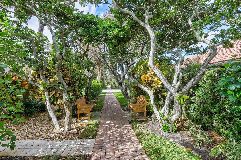 170 Beacon Lane Jupiter Inlet Colony FL 33469