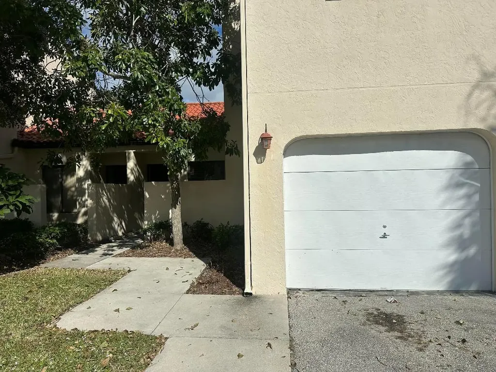 8 Via De Casas Sur Boynton Beach FL 33426