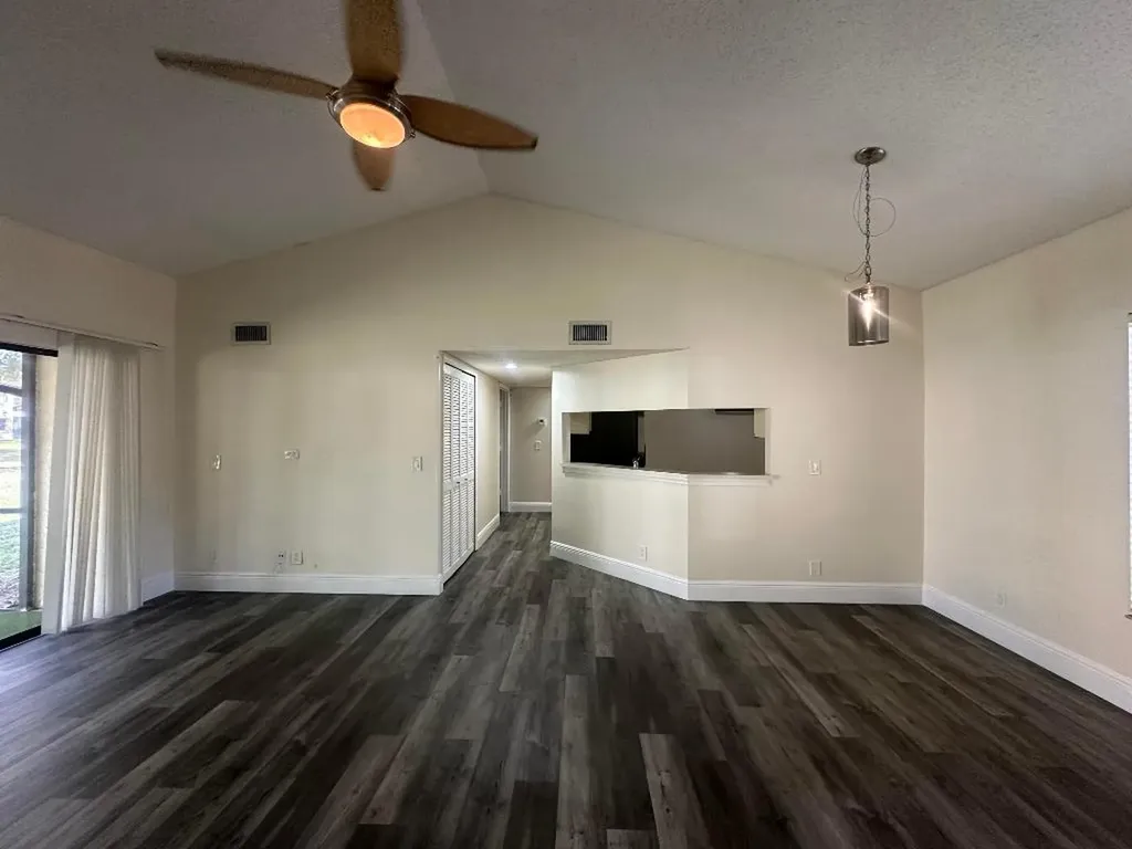8 Via De Casas Sur Boynton Beach FL 33426