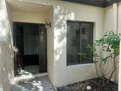 8 Via De Casas Sur Boynton Beach FL 33426