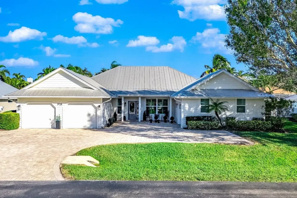 1928 SW Hunters Club Way Palm City FL 34990