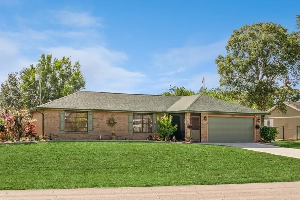 432 SW Cherryhill Road Port St Lucie FL 34953