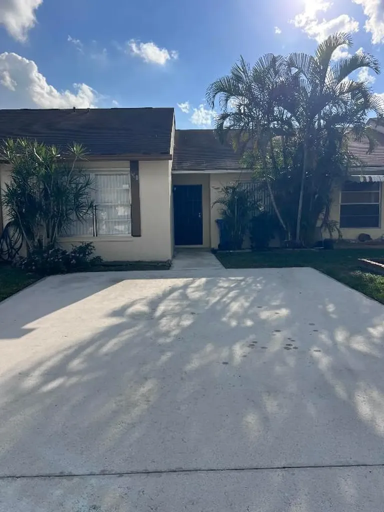 108 Pinewood Court Jupiter FL 33458