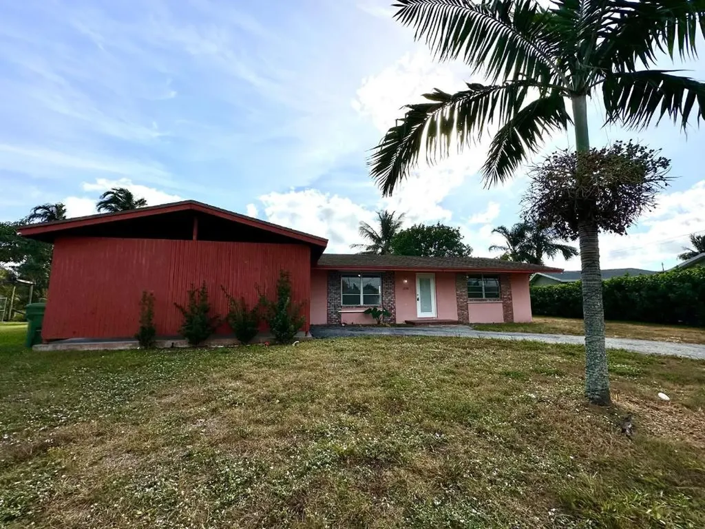 208 Tam O Shanter Drive Palm Springs FL 33461