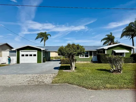 1099 Maple Street Okeechobee FL 34974