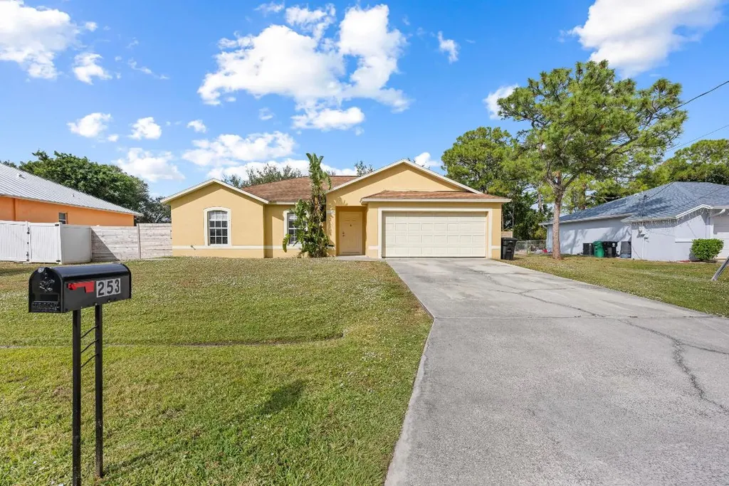 253 SW De Gouvea Terrace Port St Lucie FL 34984