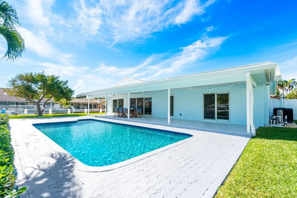 3020 NE 47th Street Lighthouse Point FL 33064