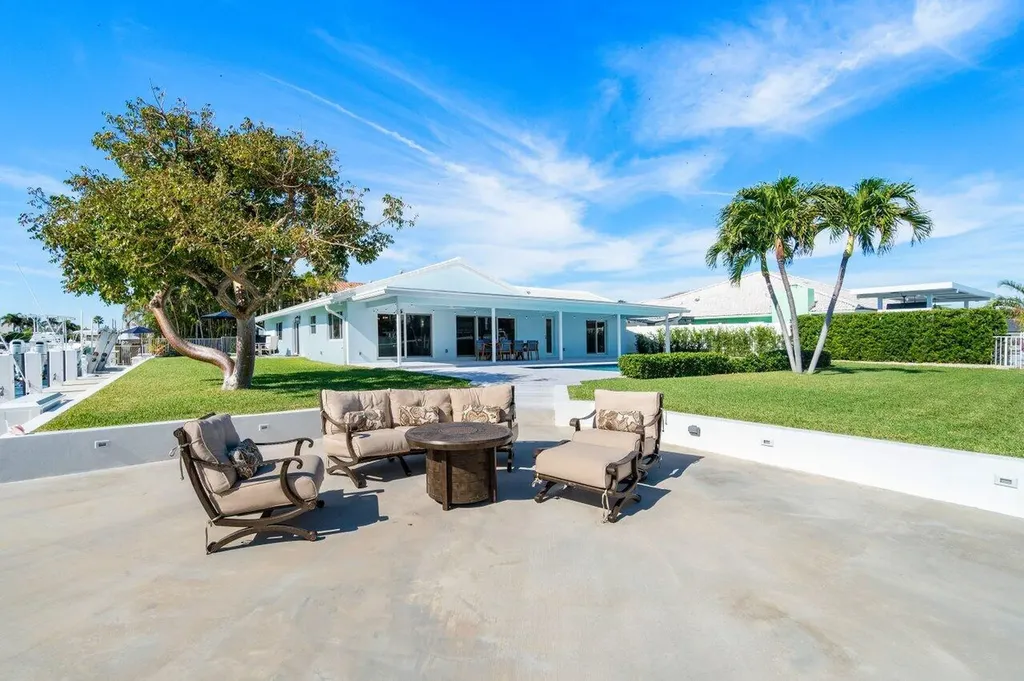 3020 NE 47th Street Lighthouse Point FL 33064