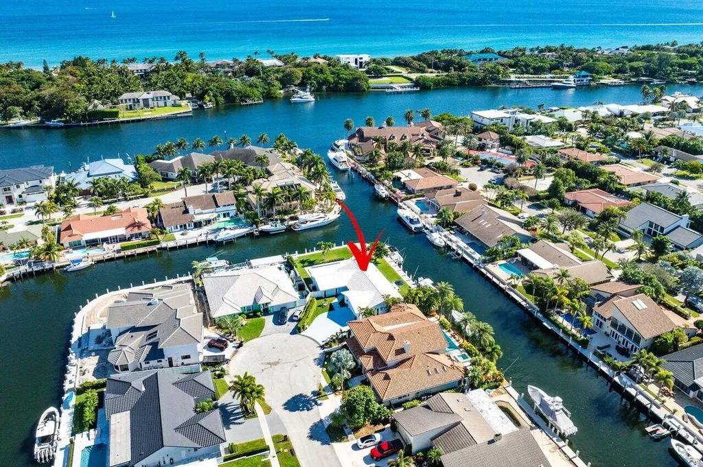 3020 NE 47th Street Lighthouse Point FL 33064