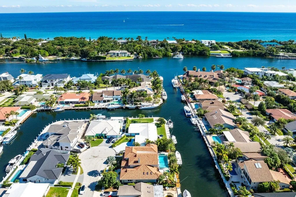 3020 NE 47th Street Lighthouse Point FL 33064