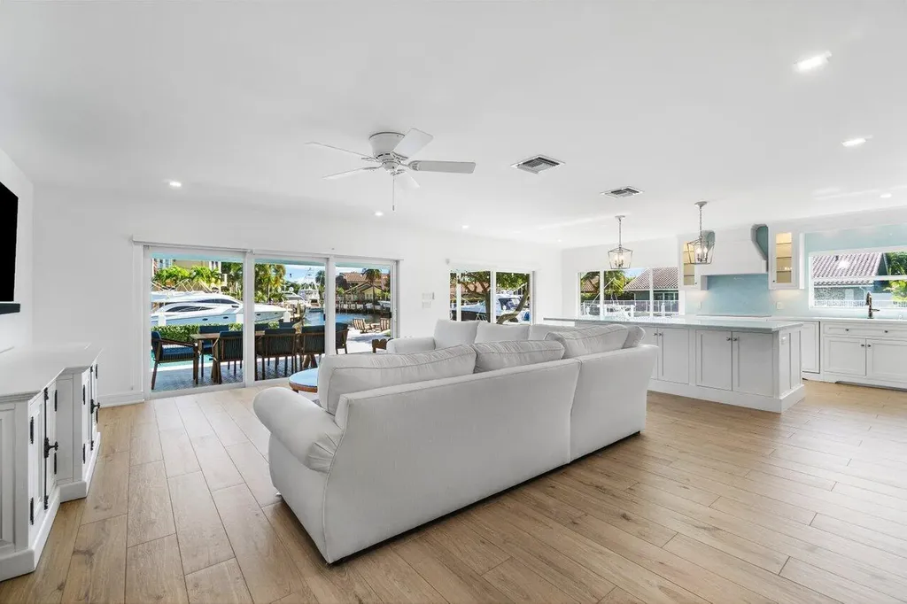 3020 NE 47th Street Lighthouse Point FL 33064