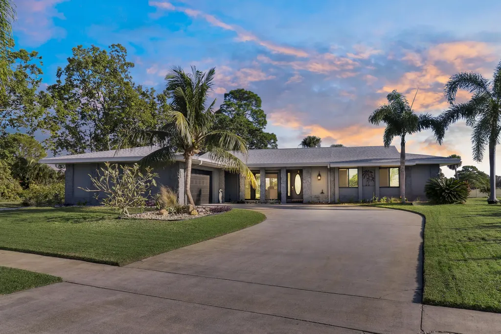 2765 SE Pine Valley Street Port St Lucie FL 34952