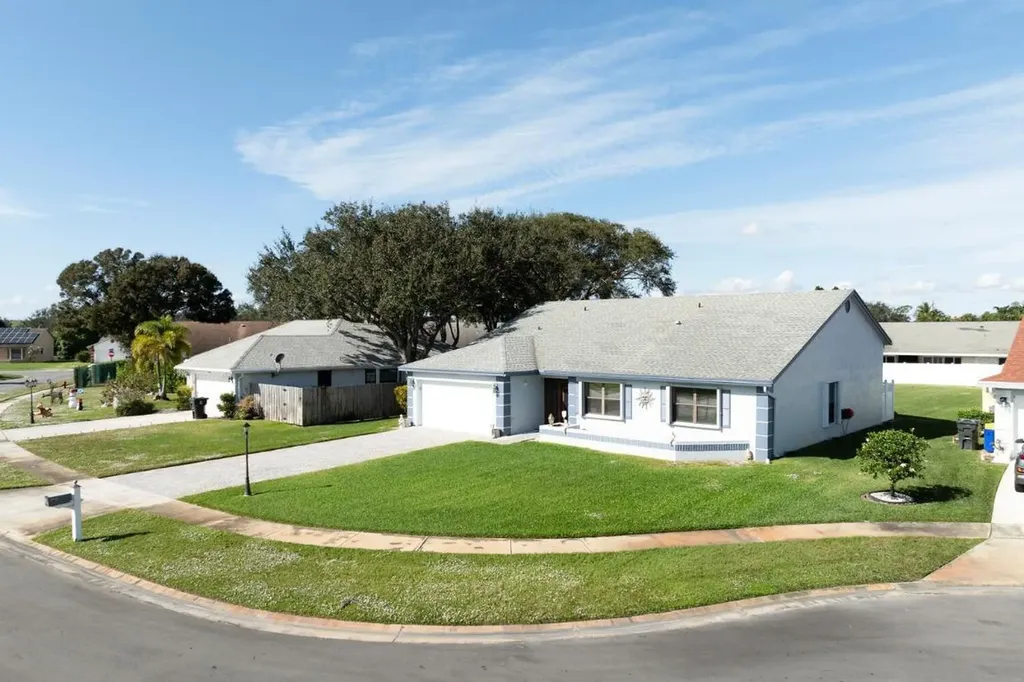 8791 Placid Terrace Lake Worth FL 33467