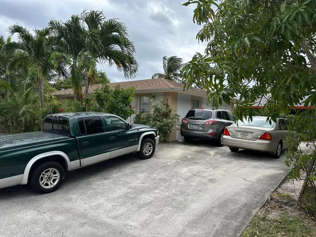 702 SW 7th Street SW Delray Beach FL 33444