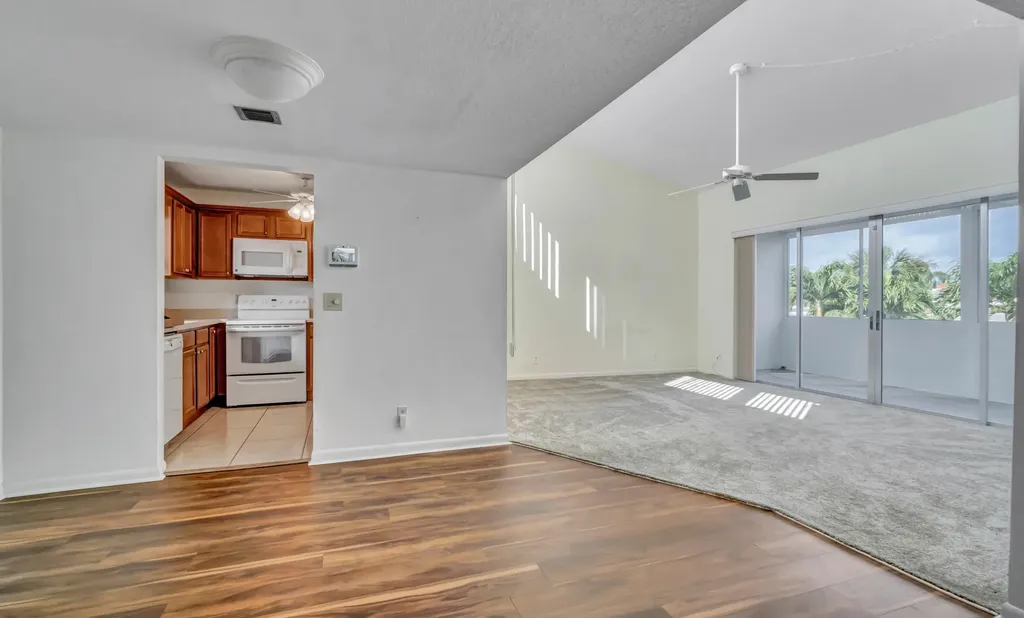 2528 Boundbrook Drive S West Palm Beach FL 33406