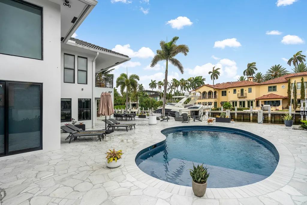 425 Coral Way Fort Lauderdale FL 33301