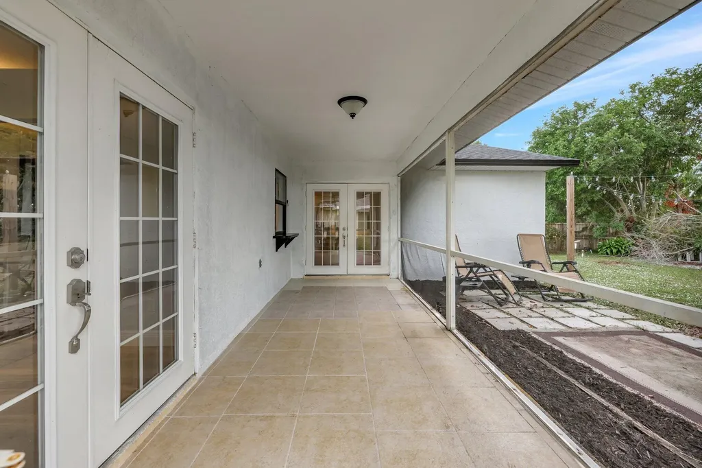 654 SW Pueblo Terrace Port St Lucie FL 34953