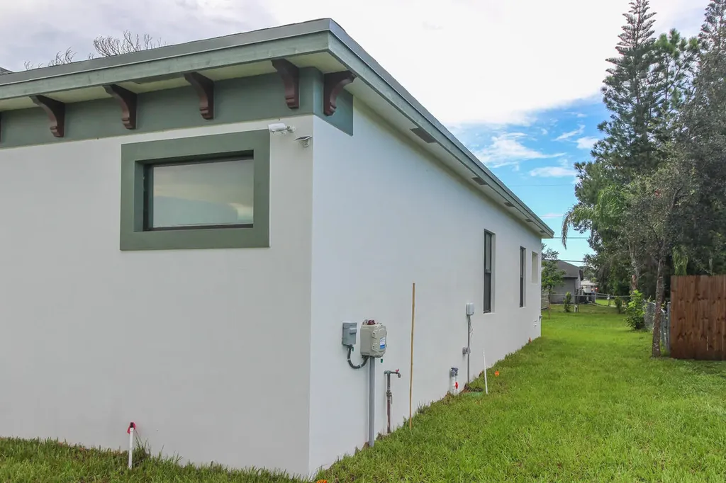 1143 SW Estaugh Avenue Port St Lucie FL 34953