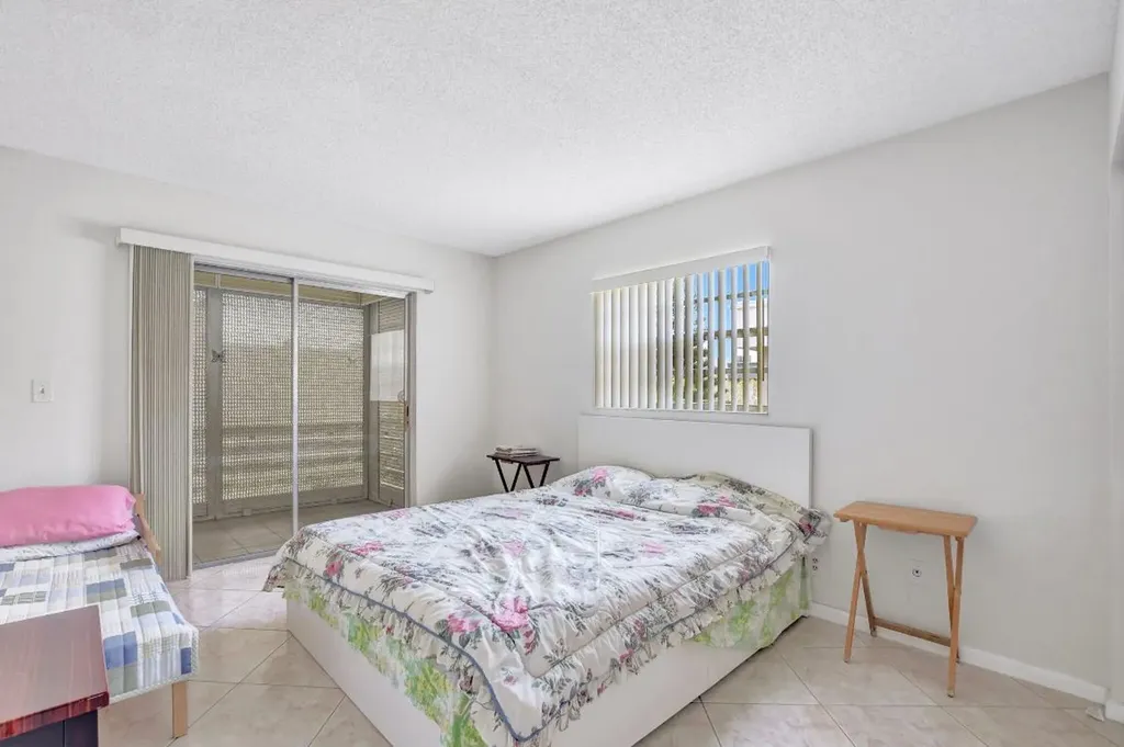 78 Burgundy B Delray Beach FL 33484