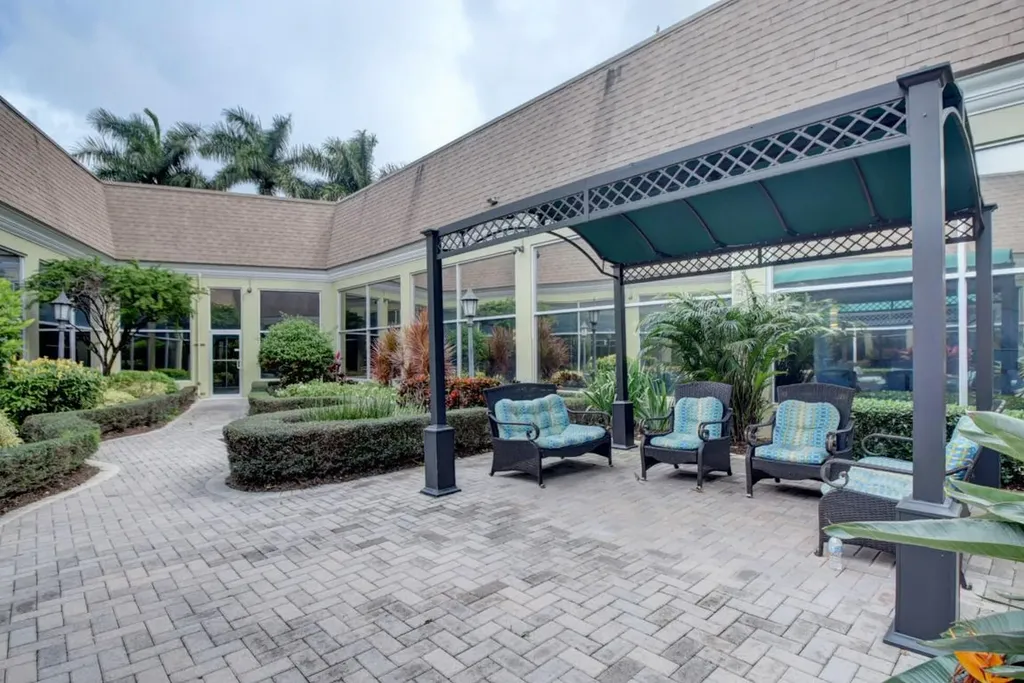 78 Burgundy B Delray Beach FL 33484