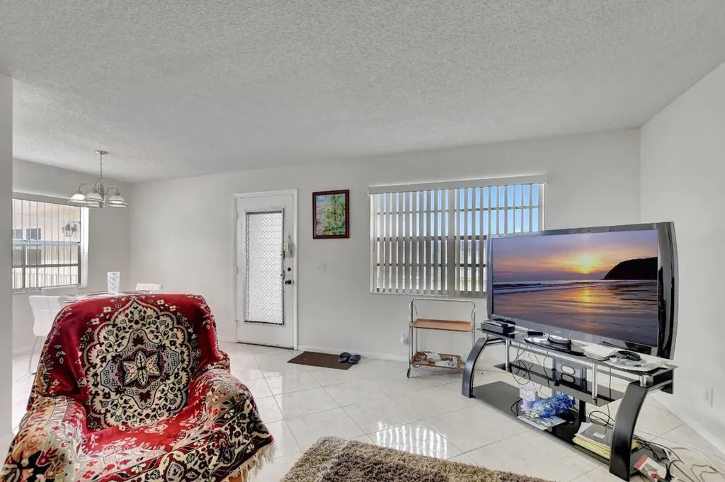 78 Burgundy B Delray Beach FL 33484