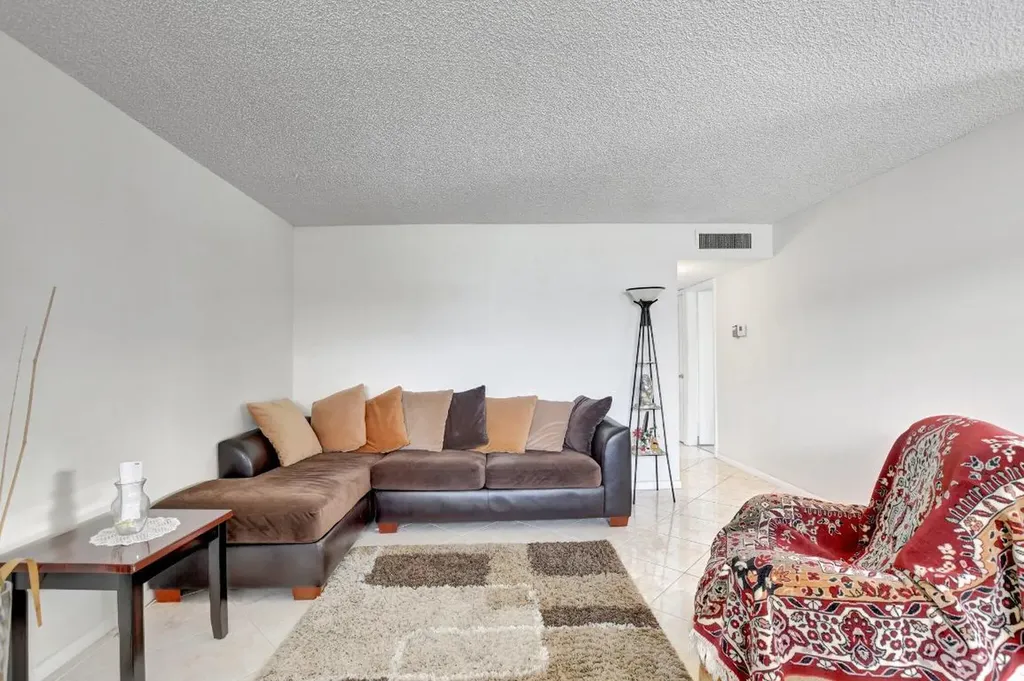 78 Burgundy B Delray Beach FL 33484