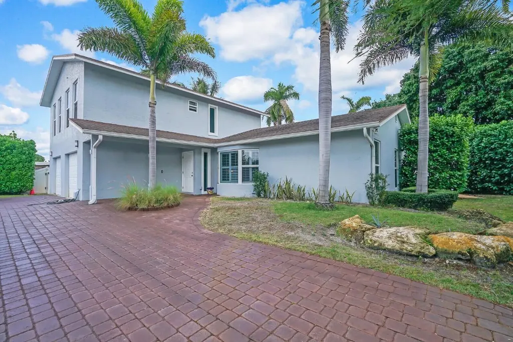3100 Fernwood Drive Boynton Beach FL 33435