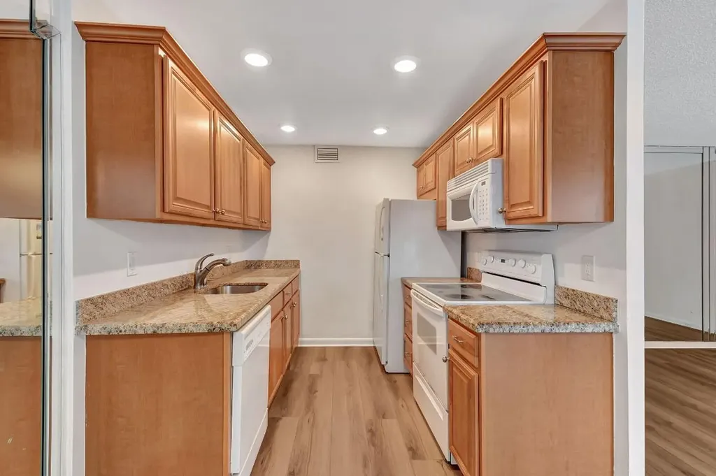 2074 Exeter E Boca Raton FL 33434