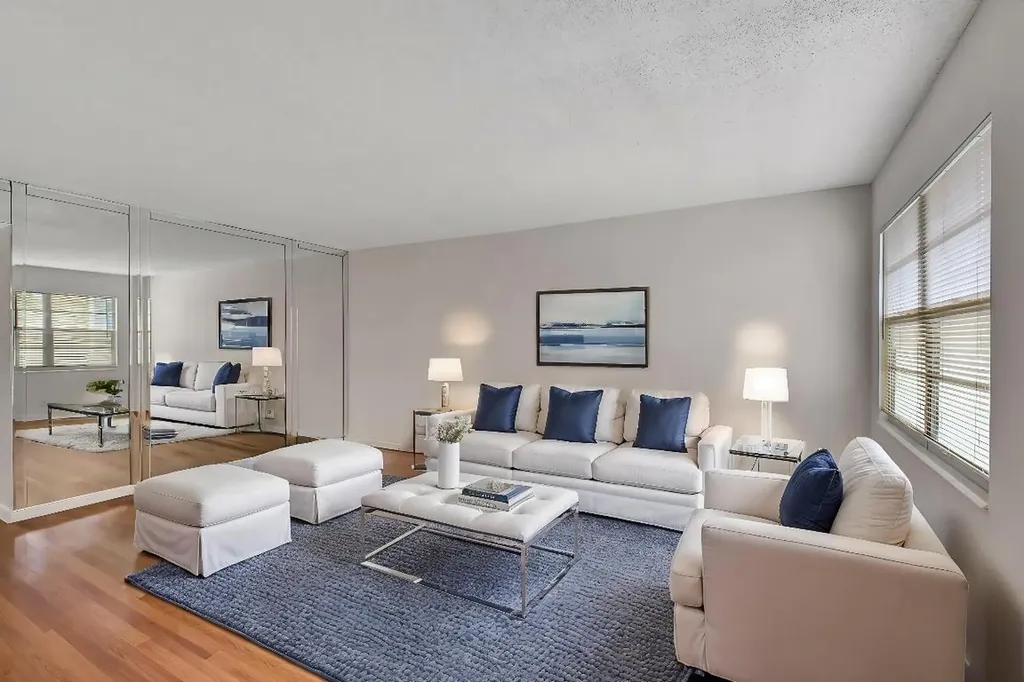 2074 Exeter E Boca Raton FL 33434