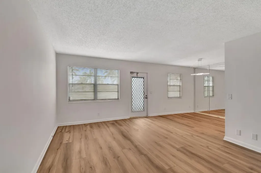 2074 Exeter E Boca Raton FL 33434