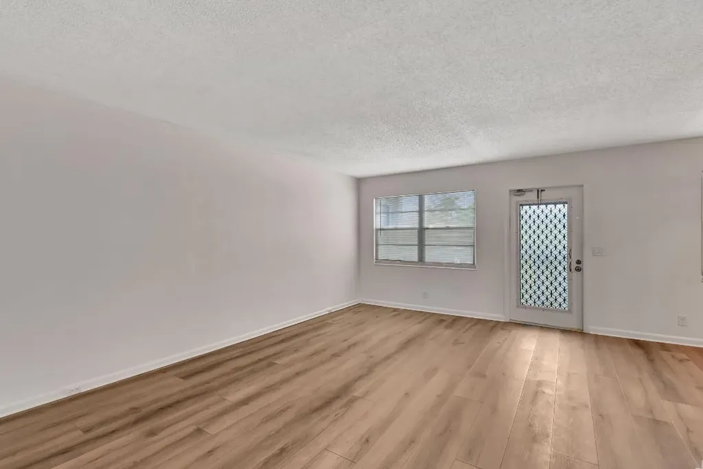 2074 Exeter E Boca Raton FL 33434