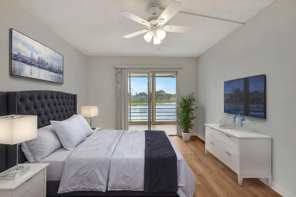 2074 Exeter E Boca Raton FL 33434