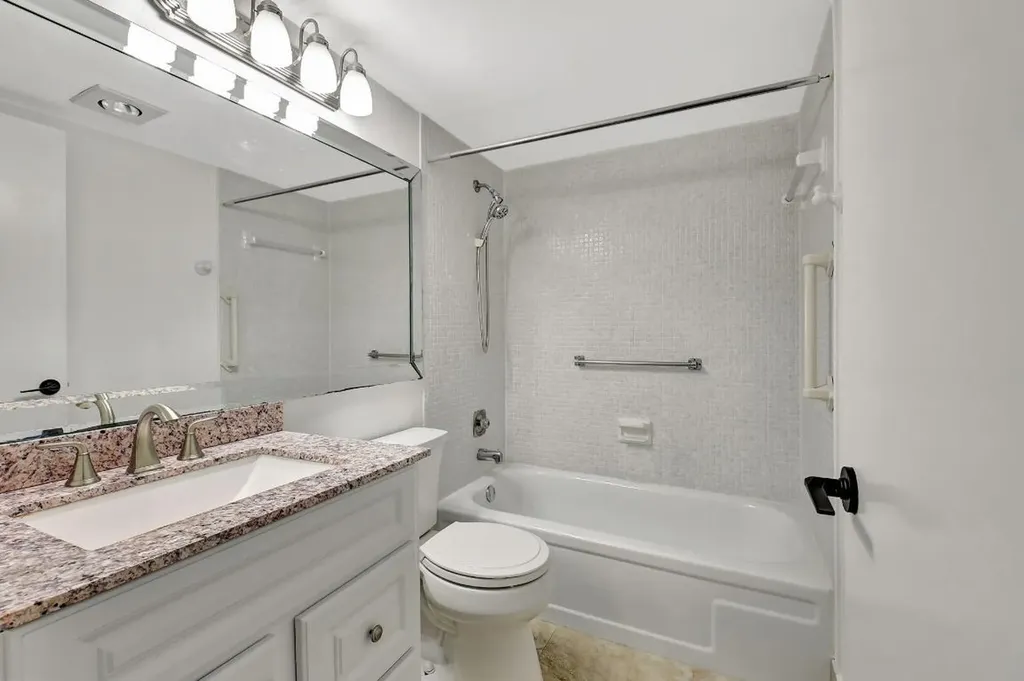 2074 Exeter E Boca Raton FL 33434