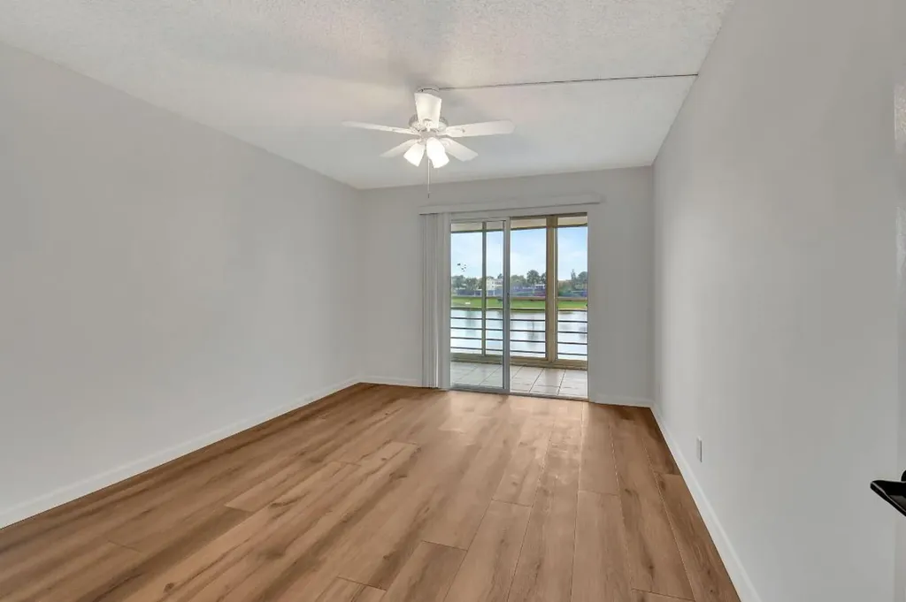 2074 Exeter E Boca Raton FL 33434