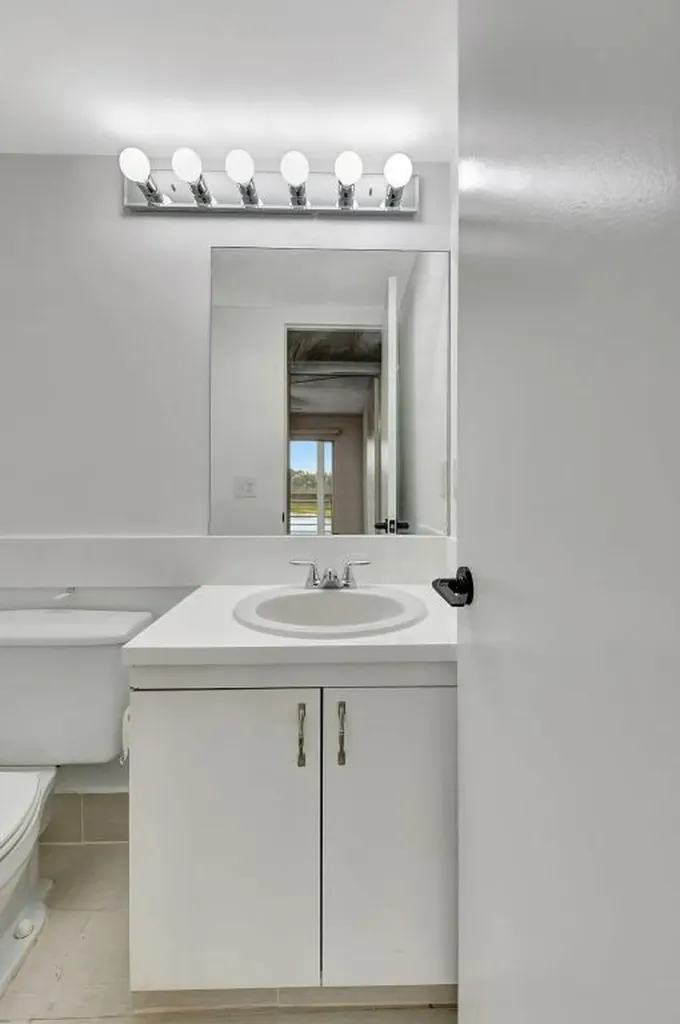 2074 Exeter E Boca Raton FL 33434