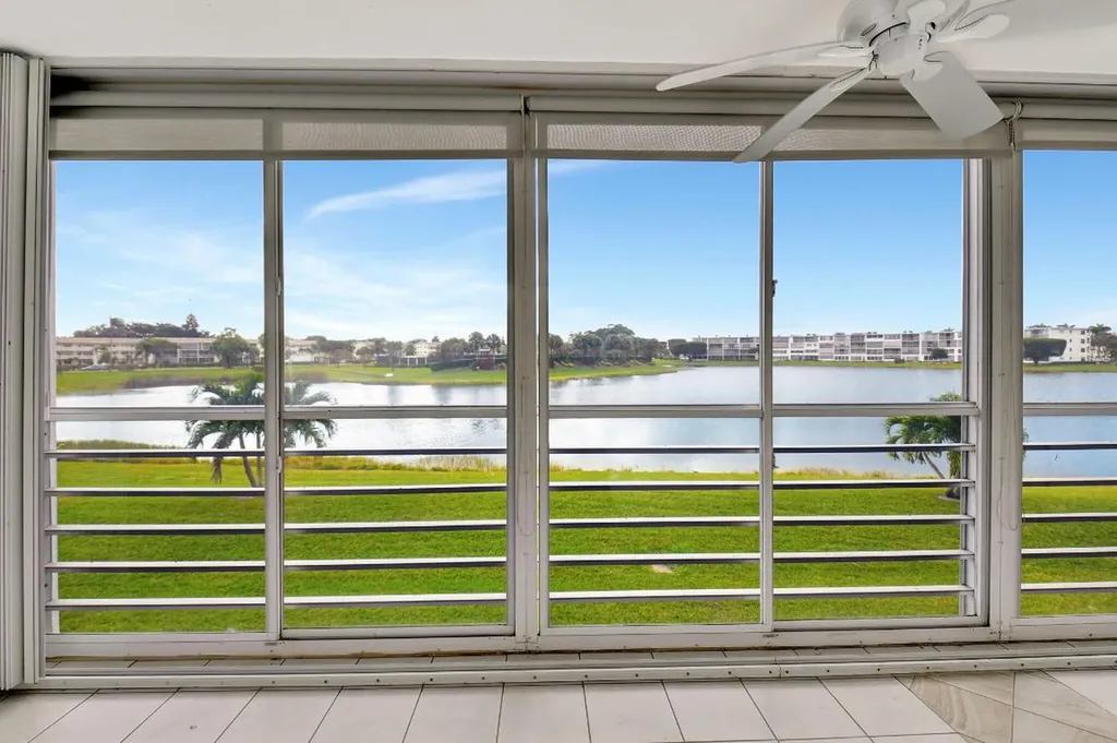 2074 Exeter E Boca Raton FL 33434