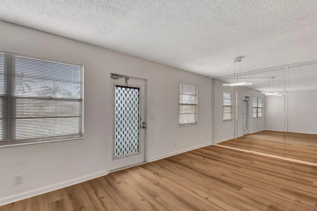 2074 Exeter E Boca Raton FL 33434
