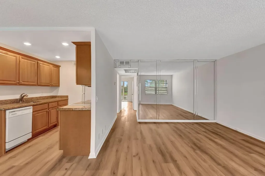 2074 Exeter E Boca Raton FL 33434